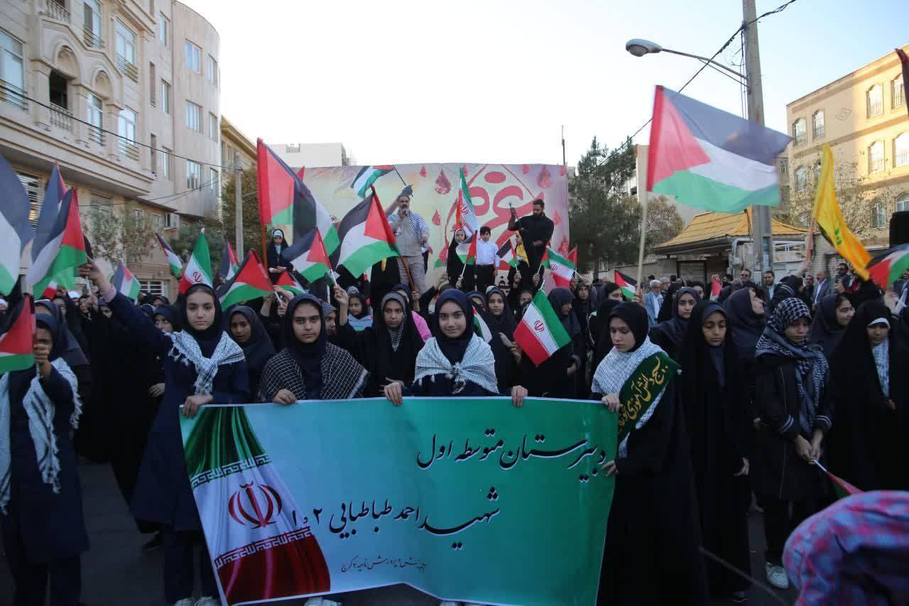 مراسم راهپیمایی در فردیس استان البرز