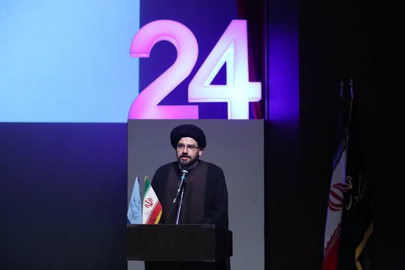 برگزیدگان بیست&zwnj;وچهارمین جشنواره استانی تئاتر قم تجلیل شدند