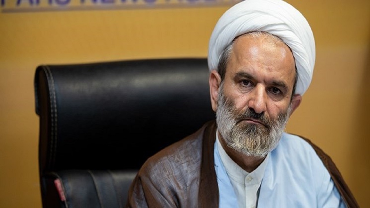 آشنایی دانش‌آموزان با اسناد لانه جاسوسی در ۱۳ کتاب درسی