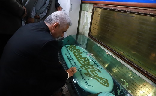 غبارروبی حرم مطهر آقا سید جلال الدین اشرف