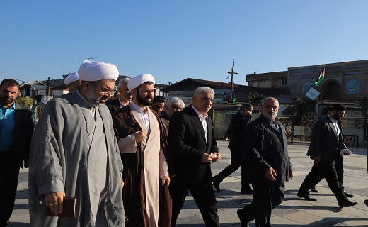 غبارروبی حرم مطهر آقا سید جلال الدین اشرف