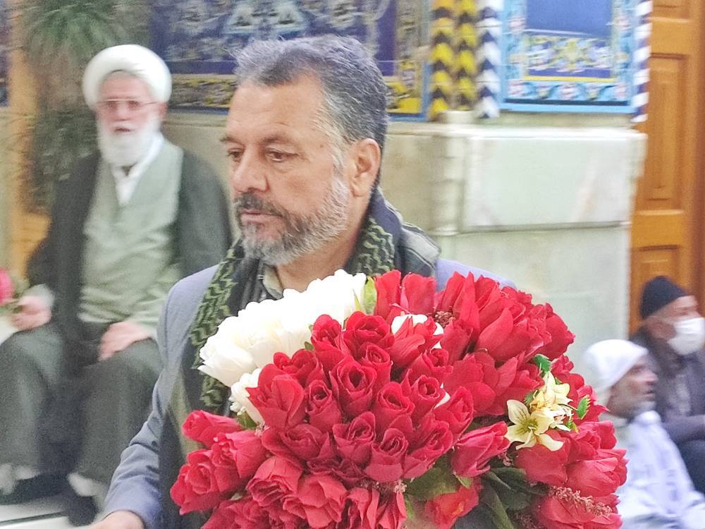 توزیع کننده گل