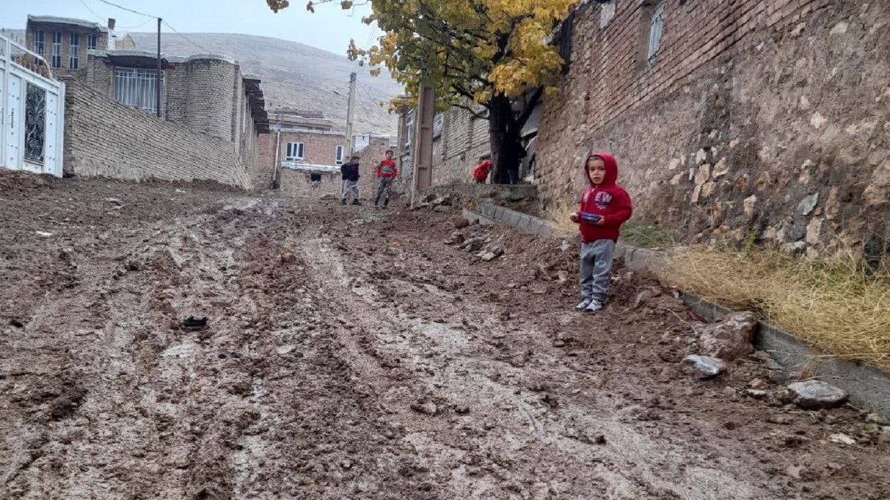 نیمه کاره رها شدن معابر روستای لولکان بعد از انجام لوله کشی گاز + تصاویر