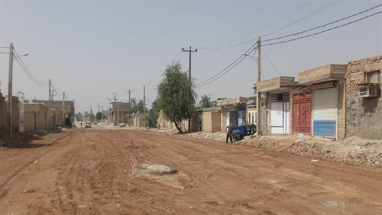 معابر خاکی برخی از معابر منطقه ۲ آبادان صدای شهروندان را درآورد + فیلم