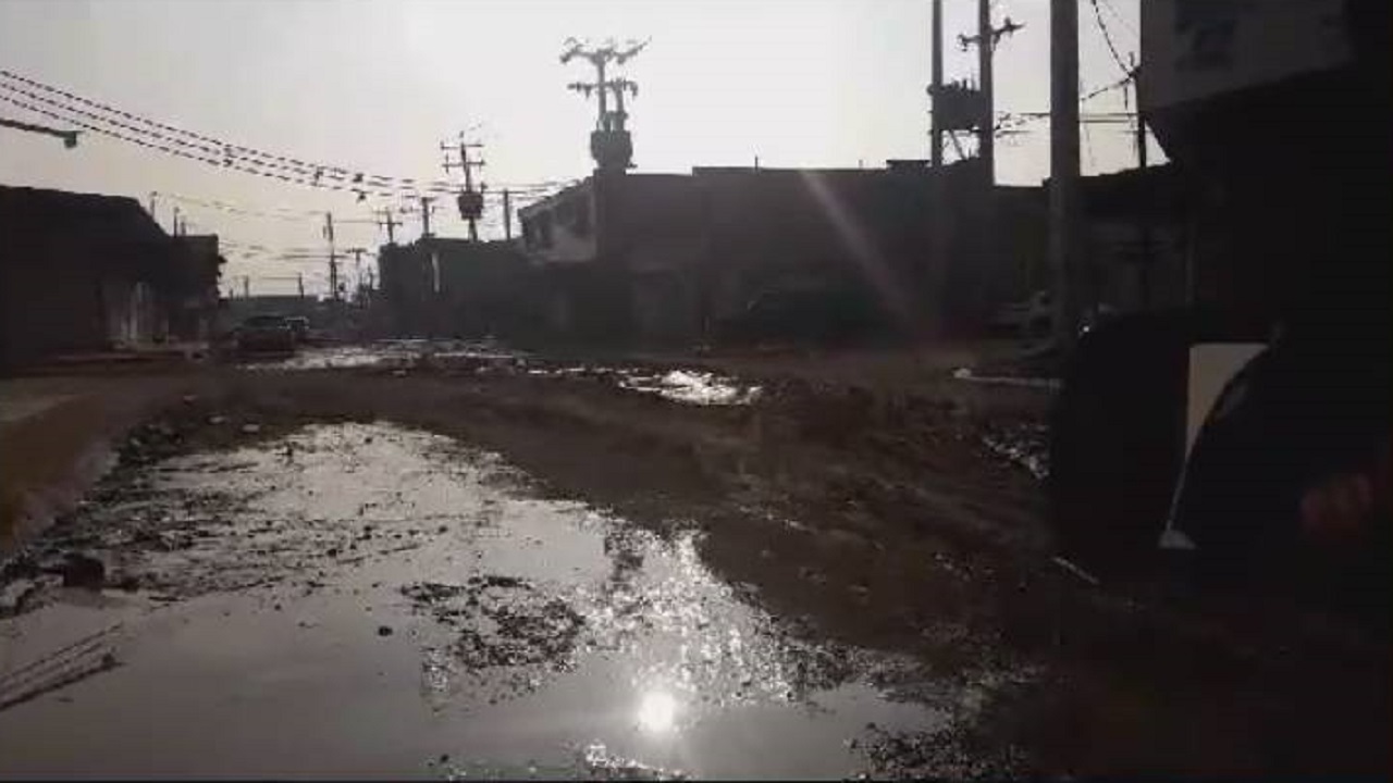 رنجش شهروندان اهوازی از مشکلات فاضلاب در منطقه خشایار + فیلم