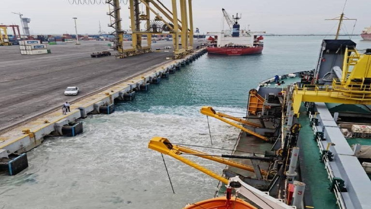انجام لایروبی بندر چارک پس از ۱۲ سال
