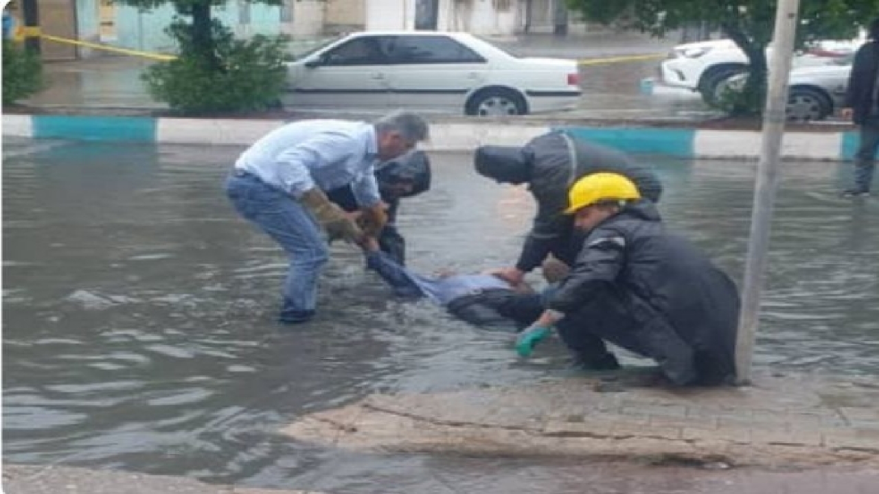 برق گرفتگی در آبگرفتگی اهواز

 
