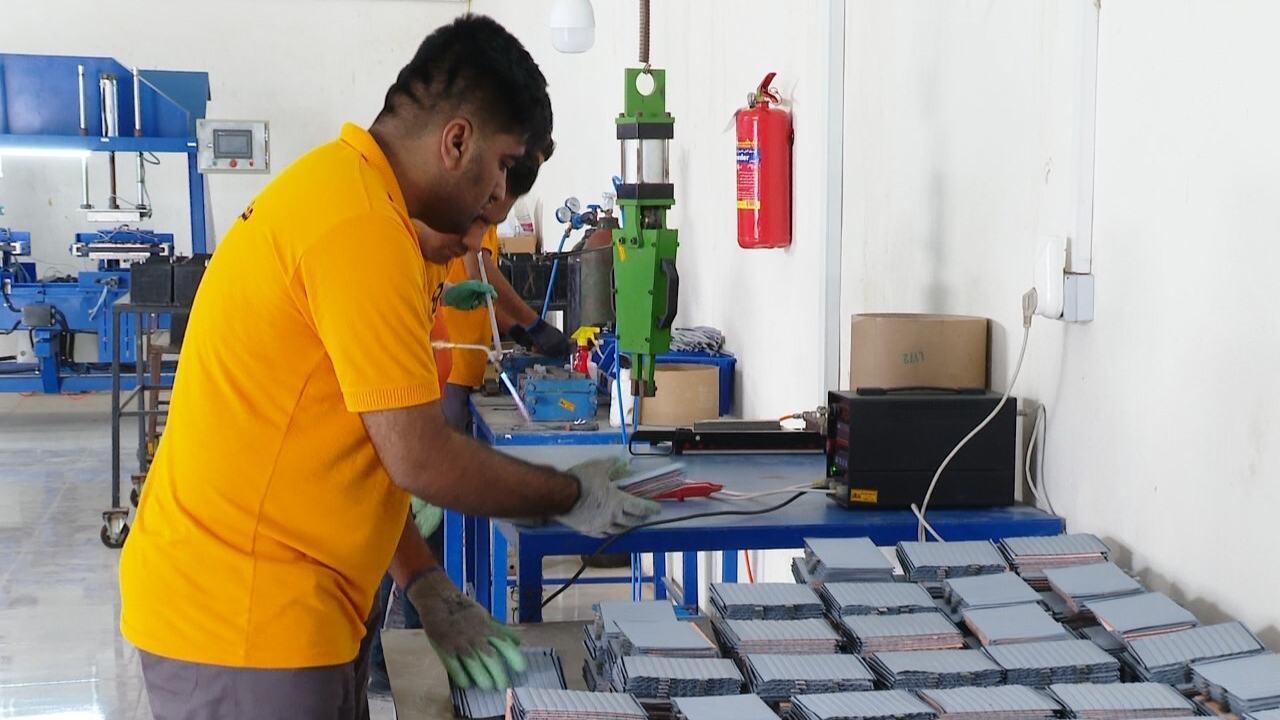 بهره برداری از نخستین کارخانه تولید باتری خودرو جنوب کشور در بندرعباس