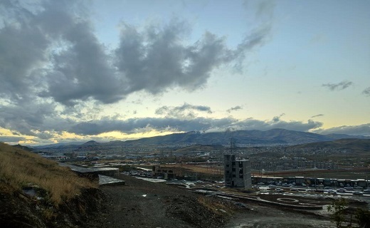 بارش شدید باران در کردستان / معابر و خیابان ها در محاصره آب