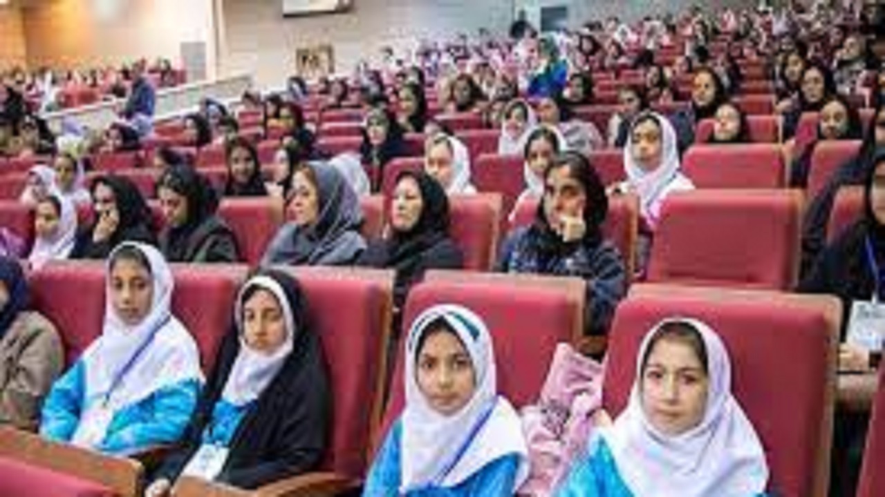 اولین گردهمایی کتاب یاران آذربایجان شرقی