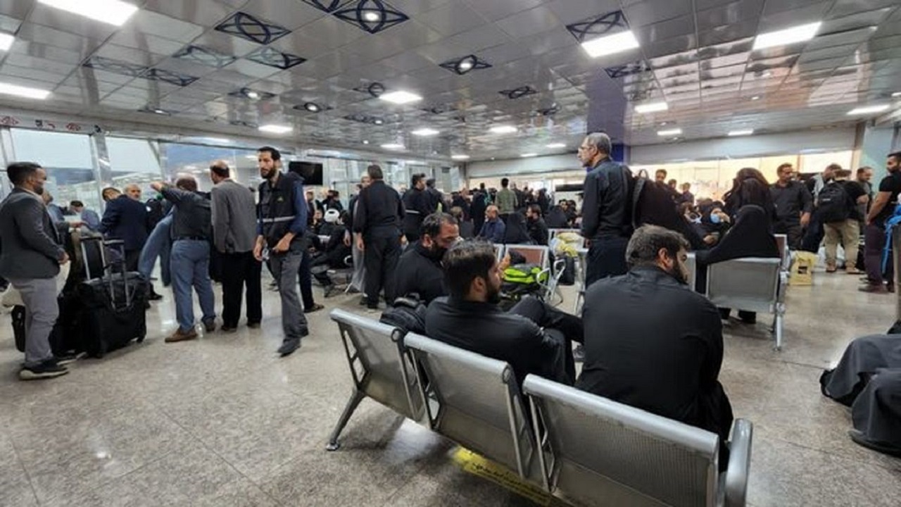 تاخیر ۱۸ ساعته پرواز تهران به نجف و سردرگمی مسافران + تصاویر