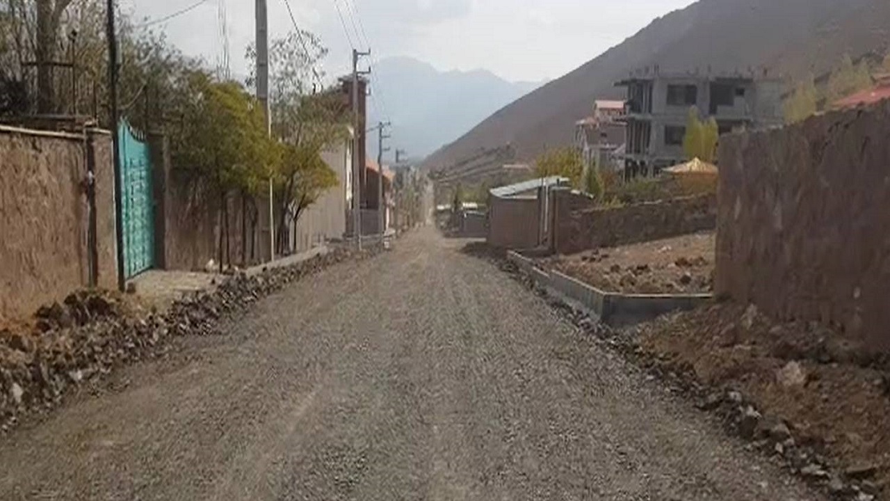 بهسازی و زیرسازی ۱۱۰۰ متر خیابان صاحب الزمان در دماوند + فیلم