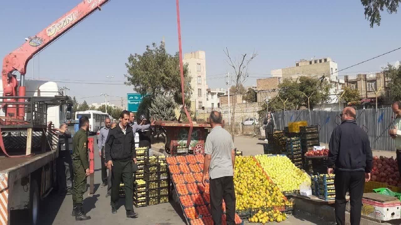 اجرای جمع آوری وانت بار‌ها و بساط فروشان در قزوین