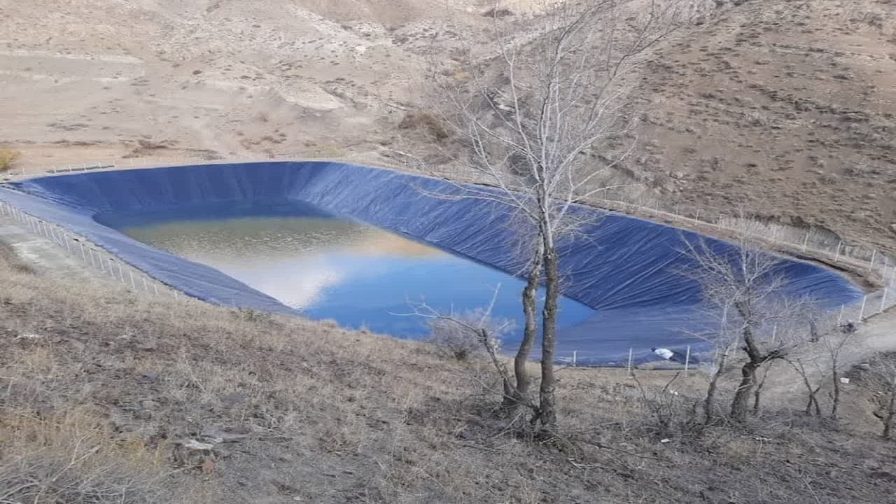 احداث استخر ذخیره آب کشاورزی در روستای ورگیل الموت غربی