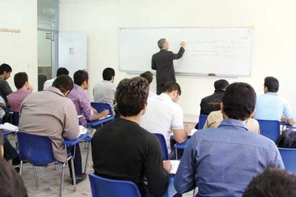 ۱۰ هزار دانشجو در دانشگاه آزاد ایلام مشغول تحصیل هستند