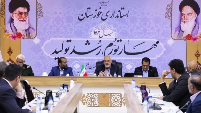 نباید در معرفی شهدا کم کاری شود