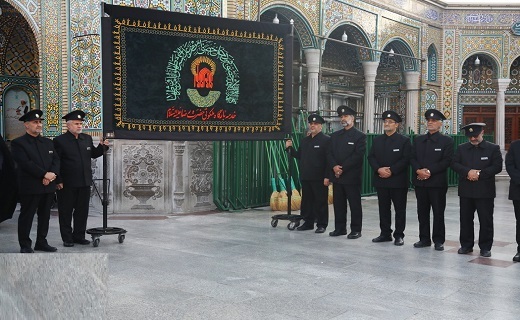 آیین جاروکشی خادمان در حرم حضرت معصومه (س)