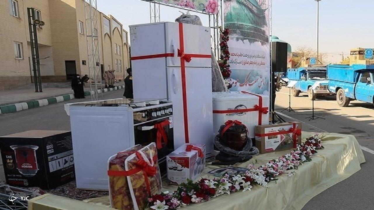 ۱۵ سری جهیزیه به نوعروسان بوکانی اهدا شد