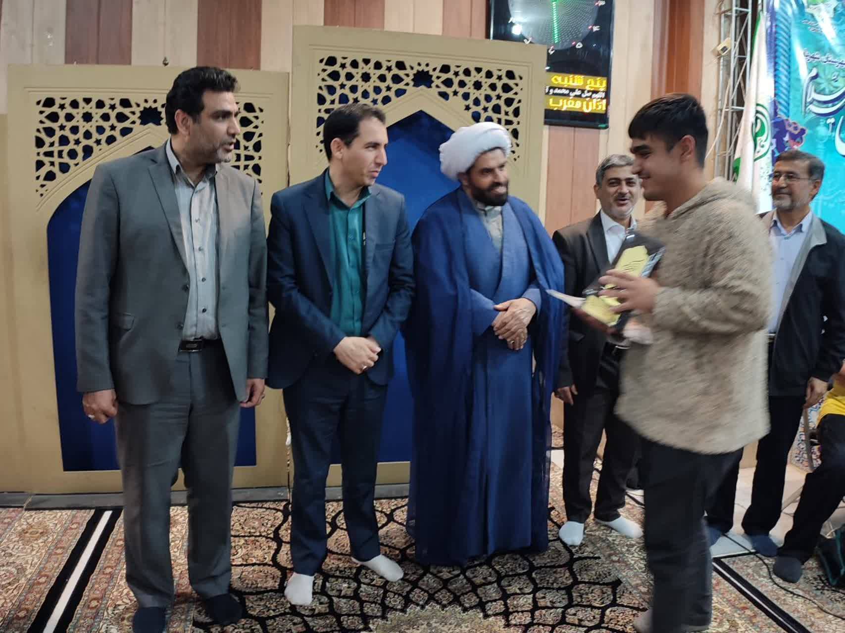 تجلیل از حافظان قرآن کریم در شهریار