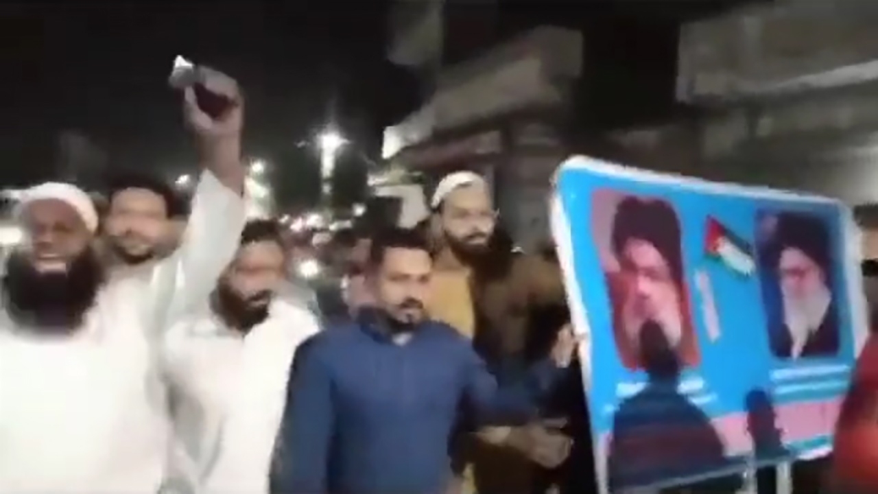 تظاهرات حمایت از فلسطین در هند با تصاویر رهبر انقلاب و سیدحسن نصرالله