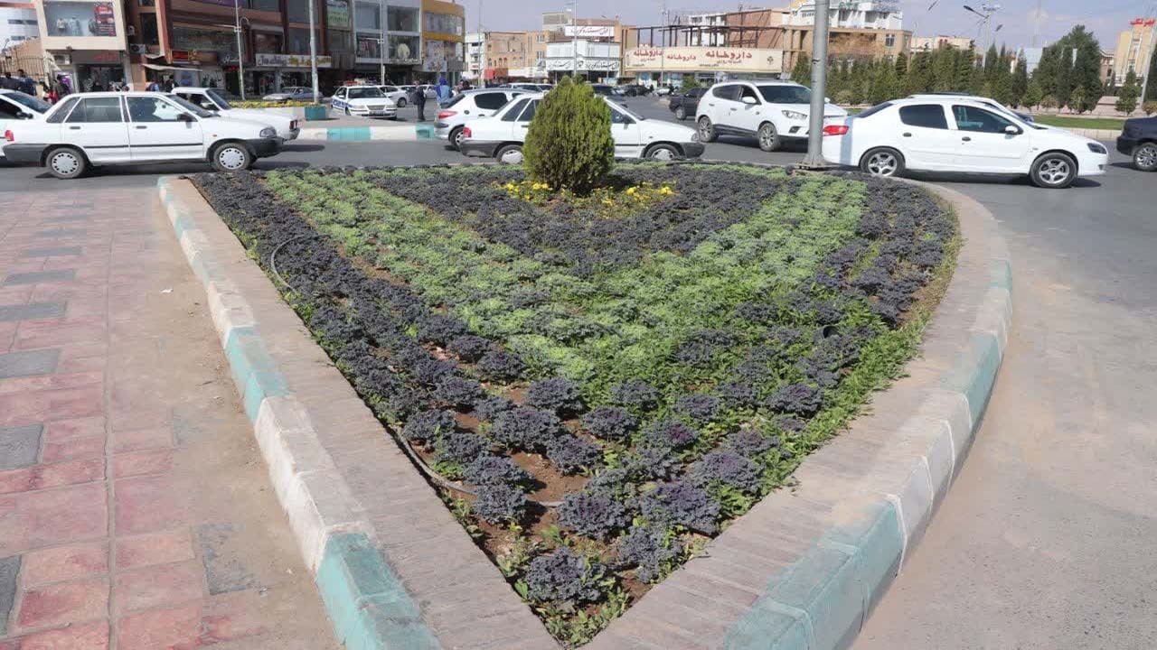 کاشت بیش از ۳۰ هزار گلدان گل در پارک‌های کرمان