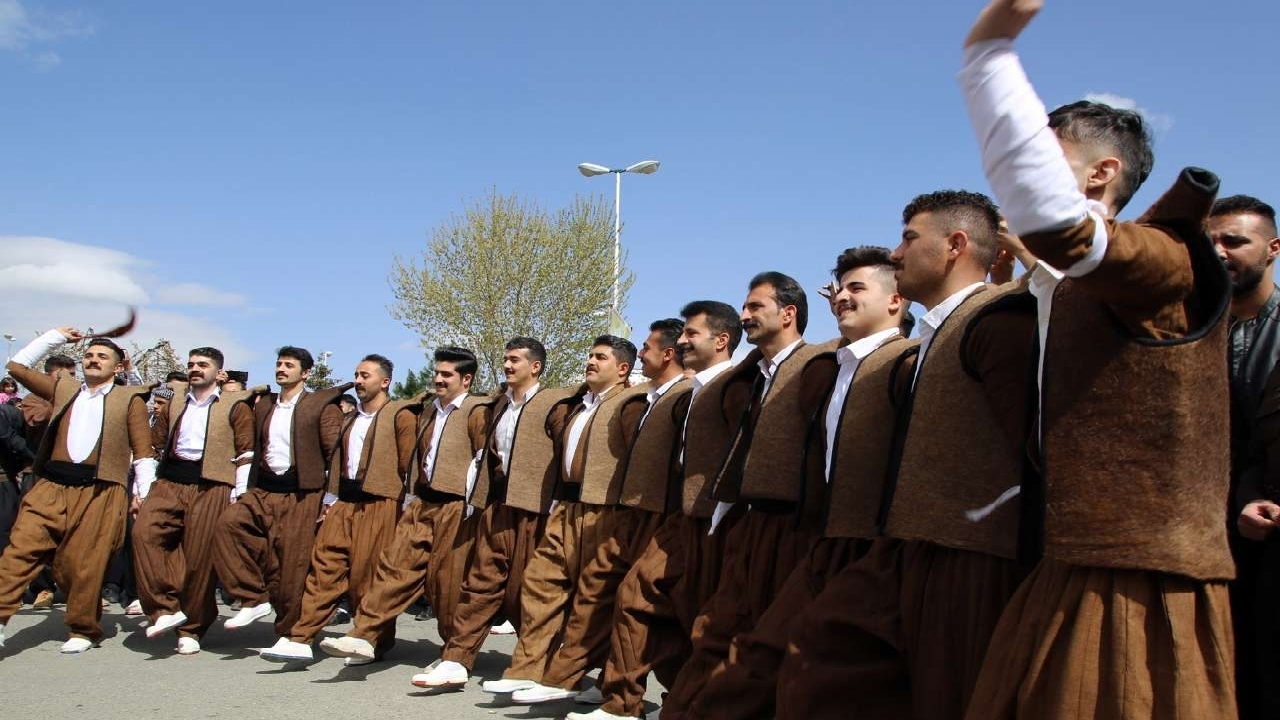 پنجمین جشنواره سراسری هه‌لپه‌رکی بانه برگزار می‌شود