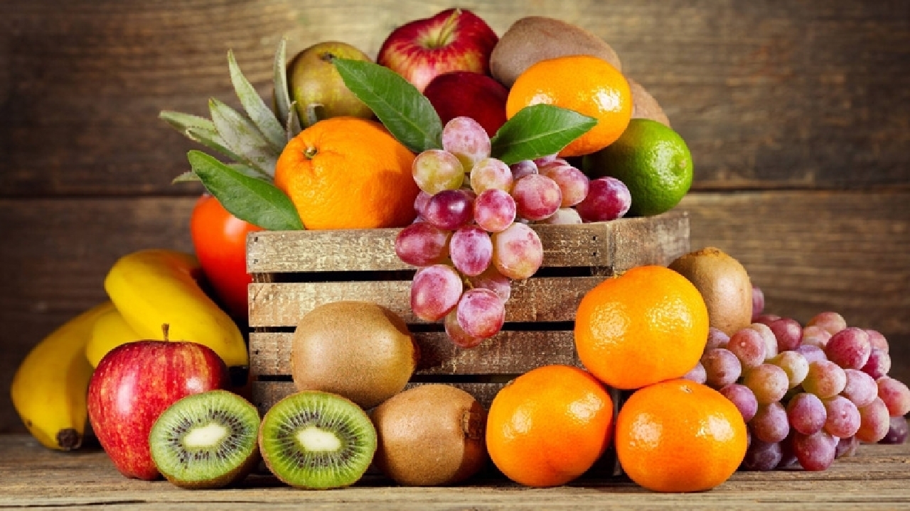 مضرات خوردن بیش از حد میوه + فیلم