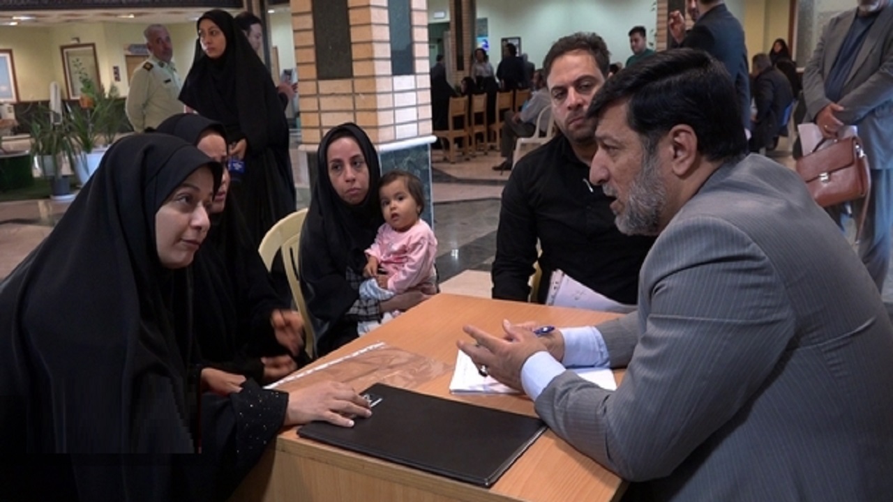 دیدار بی واسطه استاندار قم با مردم