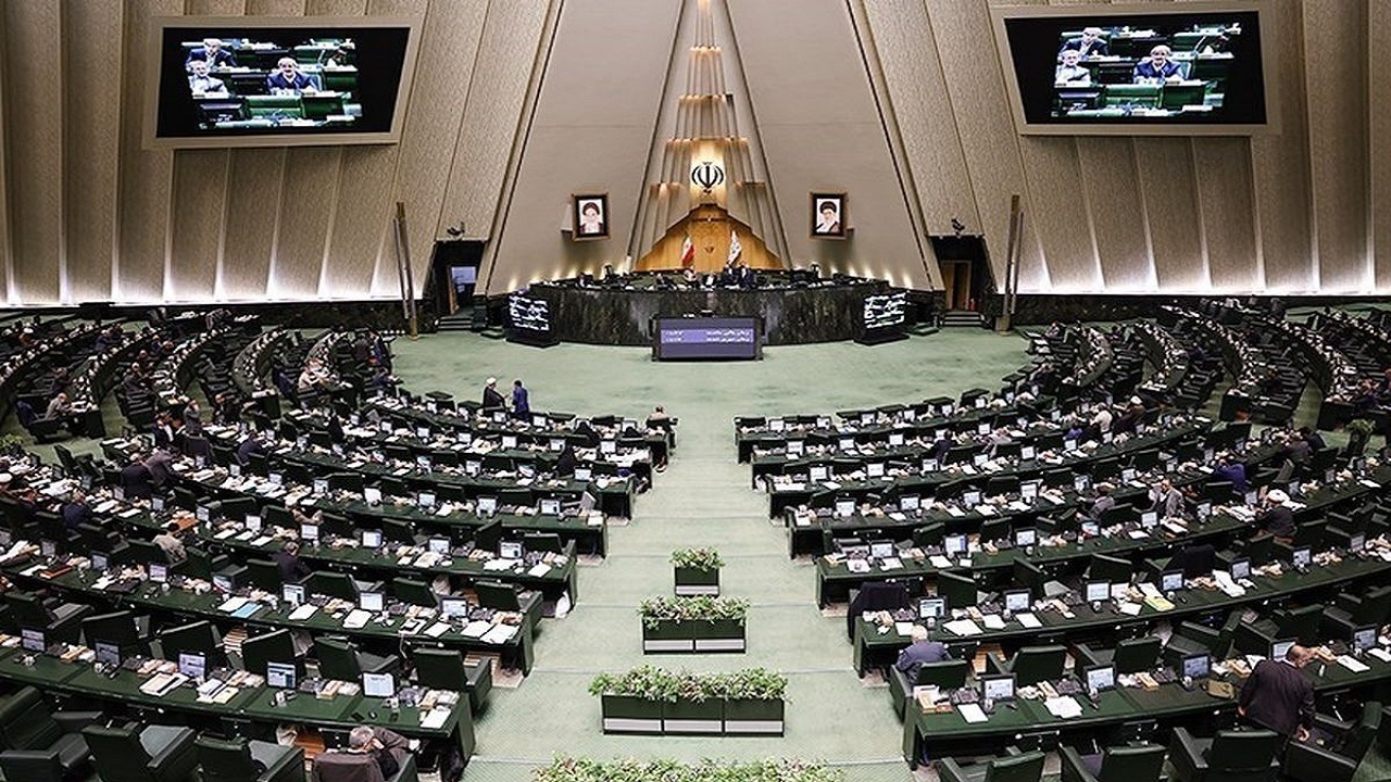 دعوای کمیسیون اصل ۹۰ مجلس با بانک مرکزی بالا گرفت