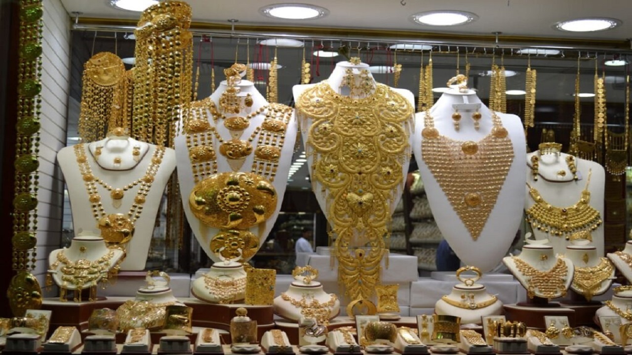 برخورد پلیس با طلافروشان متخلف در یزد