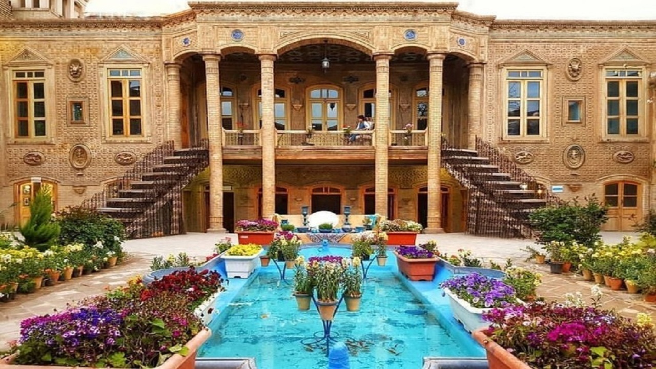 برپایی تورهای گردشگری بدون راهنما در خراسان رضوی غیرقانونی است