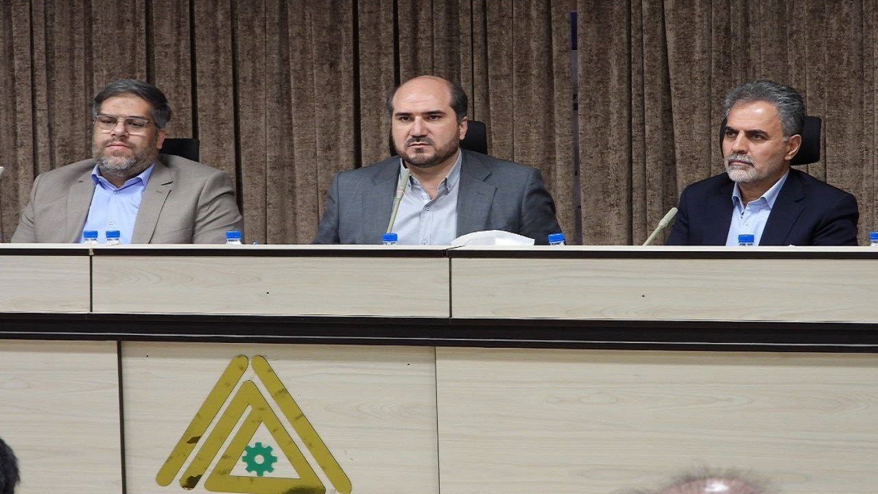 تسهیل در فرایند پرداخت تسهیلات صندوق کارآفرینی امید در مناطق محروم