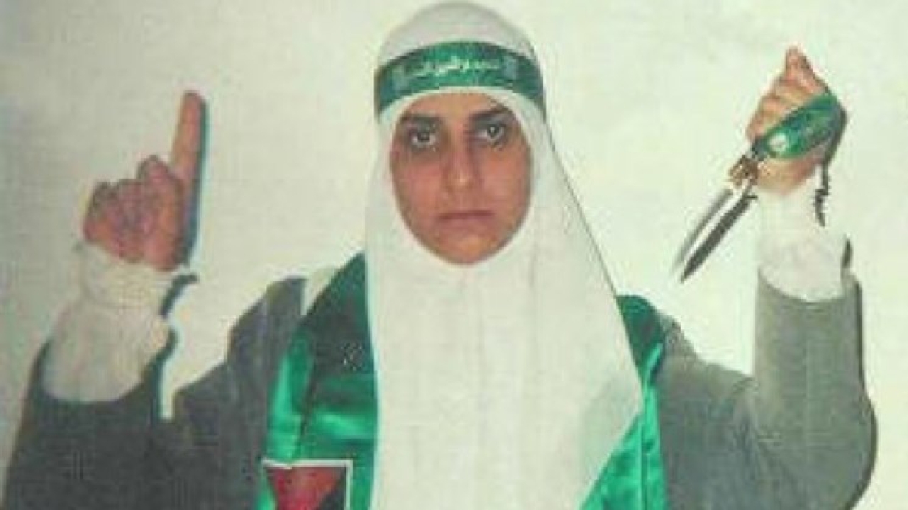 دختری که با لب تشنه شهید شد