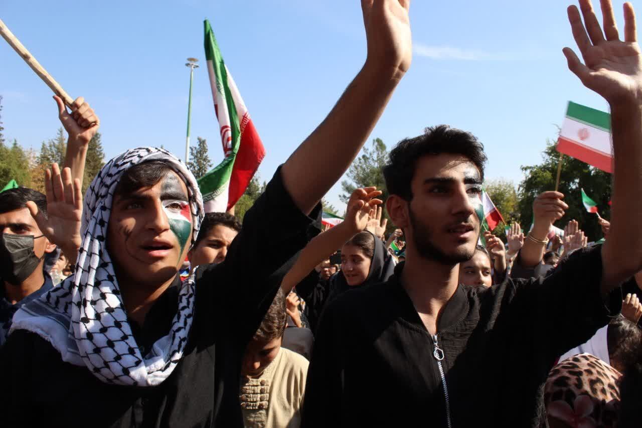 حضور نوجوانان در حمایت از مردم مظلوم فلسطین