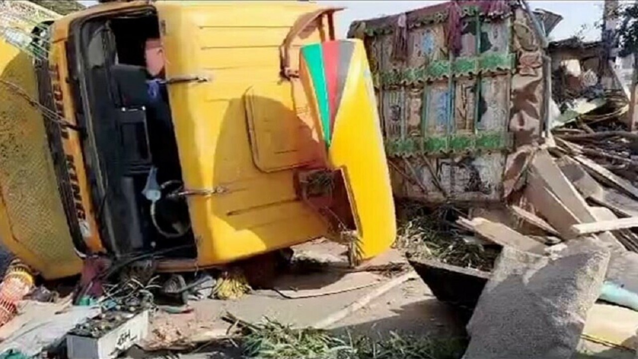 واژگون شدن اتومبیل حامل افغانستانی‌ها در پاکستان