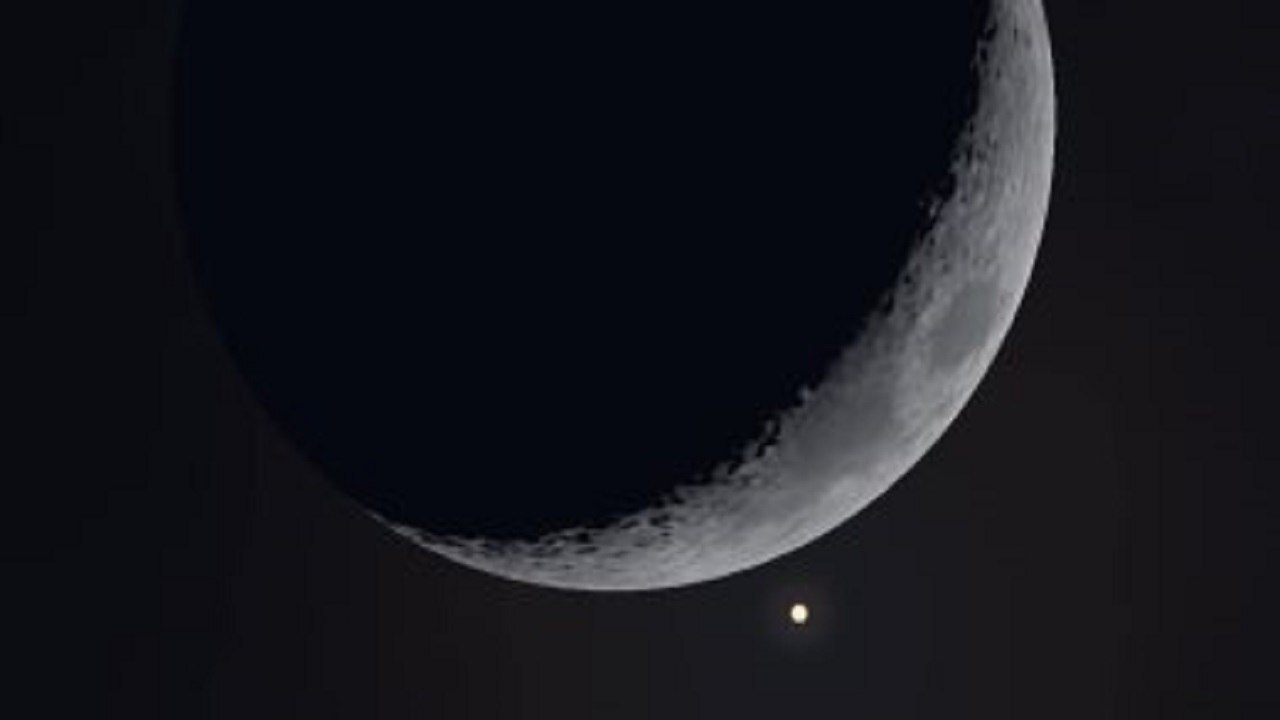 حقیقتی در مورد نیمه تاریک ماه/ چرا فقط یک طرف ماه را می‌بینیم؟