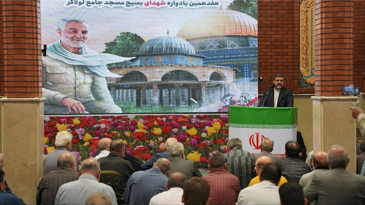 دشمن فرهنگ را نقطه ثقل مبارزه با نظام قرار داده است