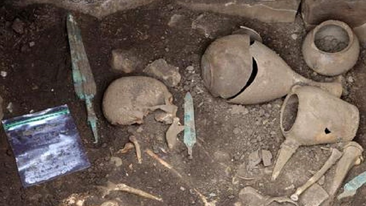 بررسی یافته‌های محوطه باستانی عصر مفرغ ایزگام دشت رامسر