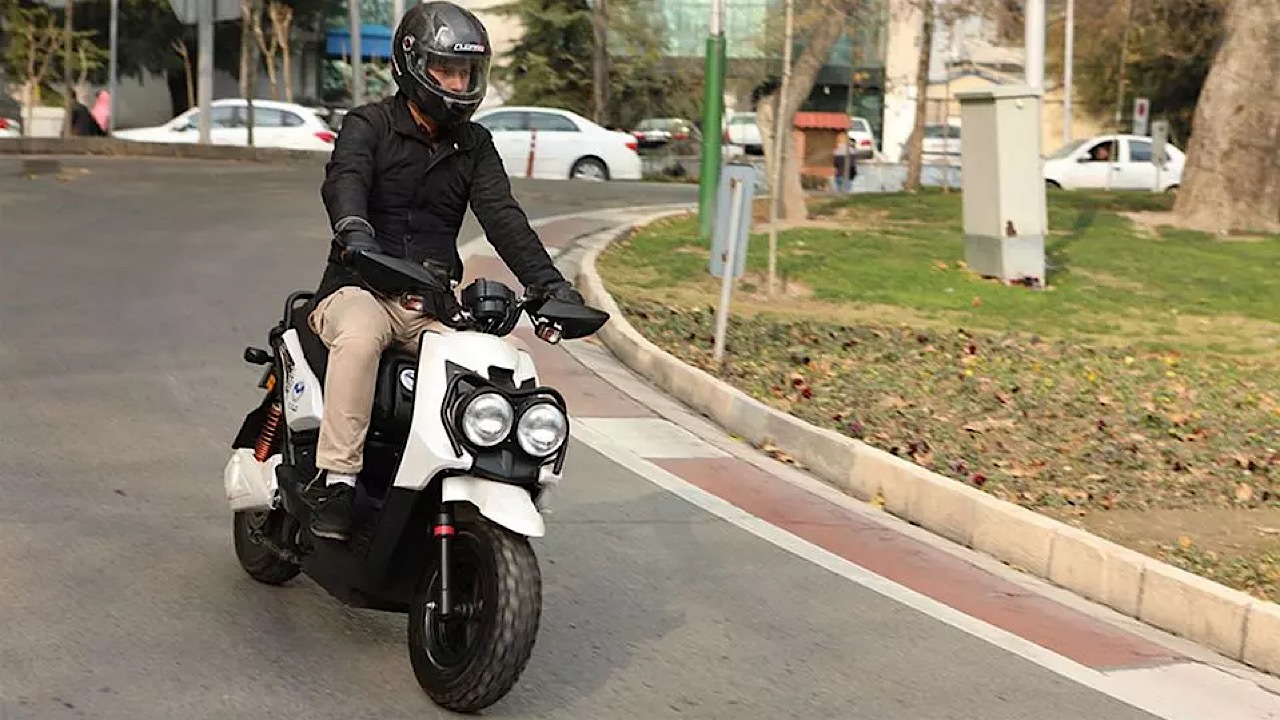 لزوم ارائه تسهيلات براى خريد موتورهاى برقى در تهران