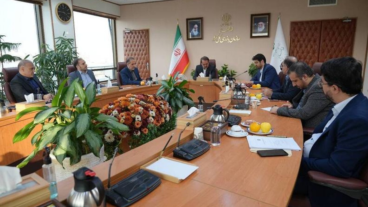 بانک‌ها از بنگاه‌داری دست بردارند