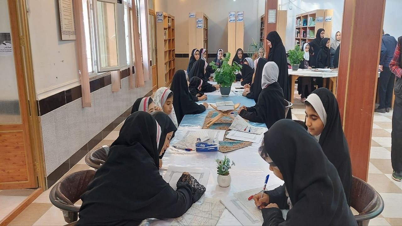 نگارش قرآن به دست دانش آموزان آبادان
