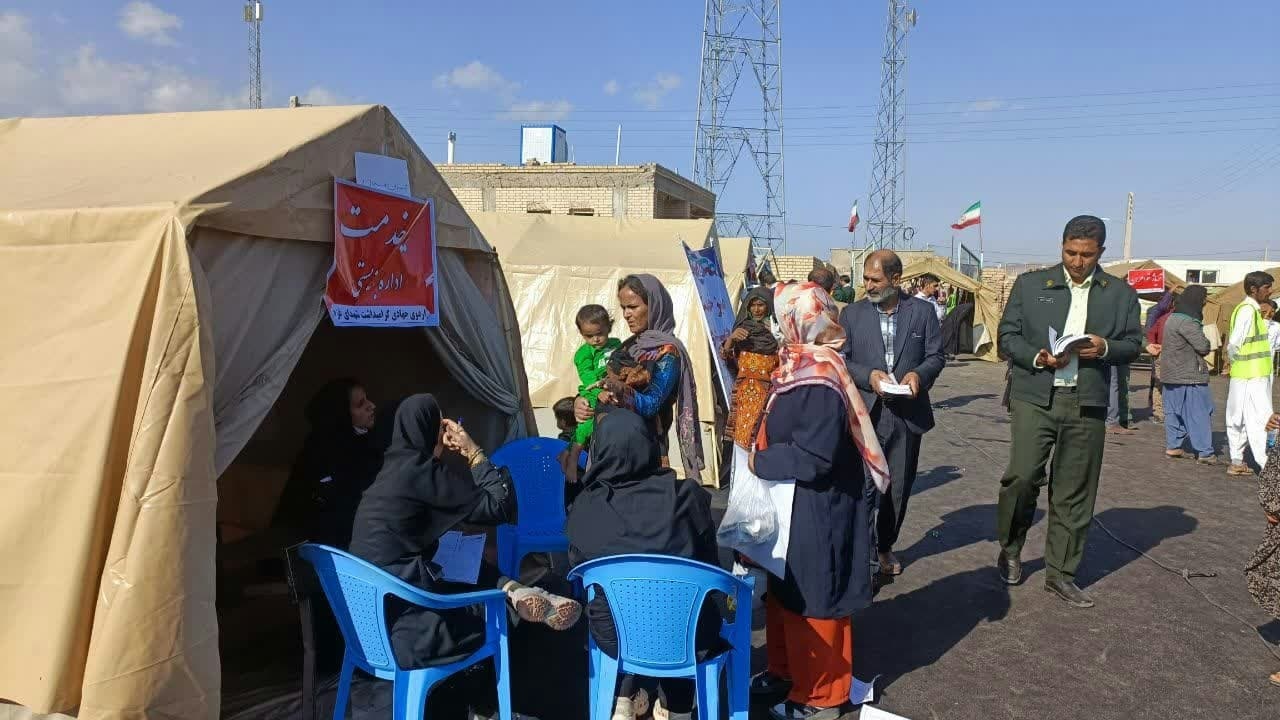 بهره‌مندی اهالی چاه عباس اردونی از خدمات جهادگران/ ۲۵۰ جهادگر برای محرومیت‌زدایی راهی نهبندان شدند