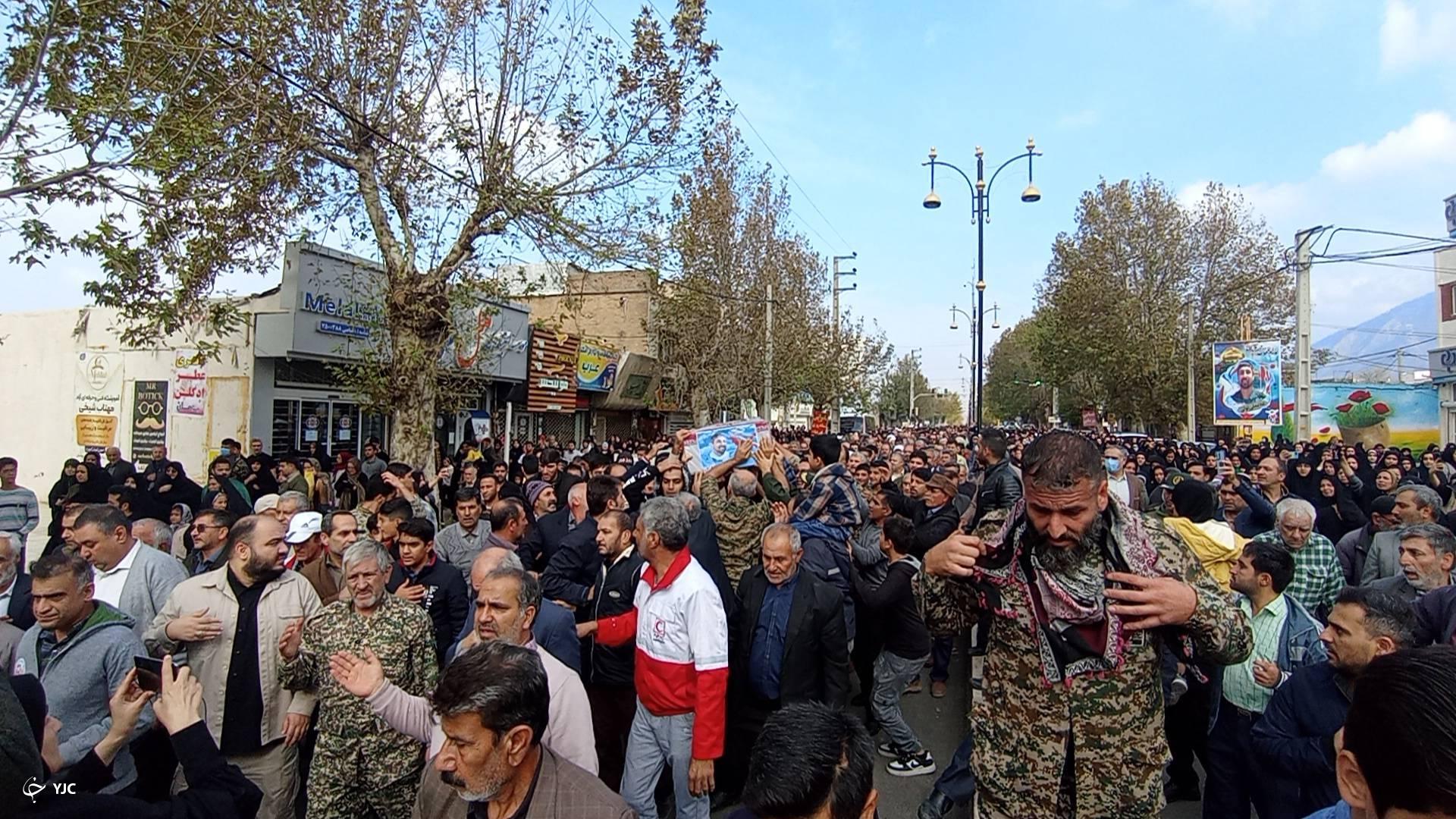 استقبال باشکوه مردم گالیکش از پیکر شهید &laquo;غلامعلی تولی&raquo;