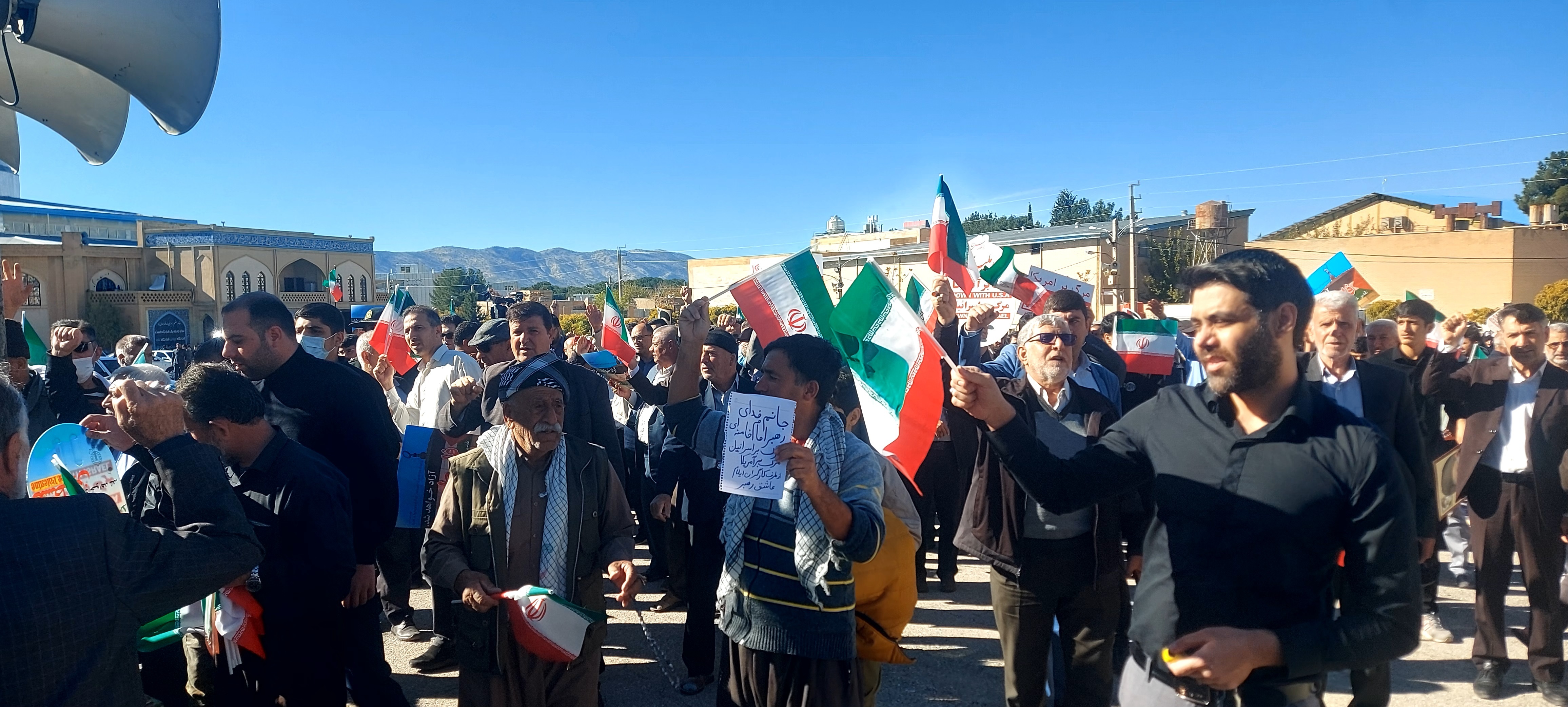 تجمع نمازگزاران ایلامی در حمایت از مردم غزه