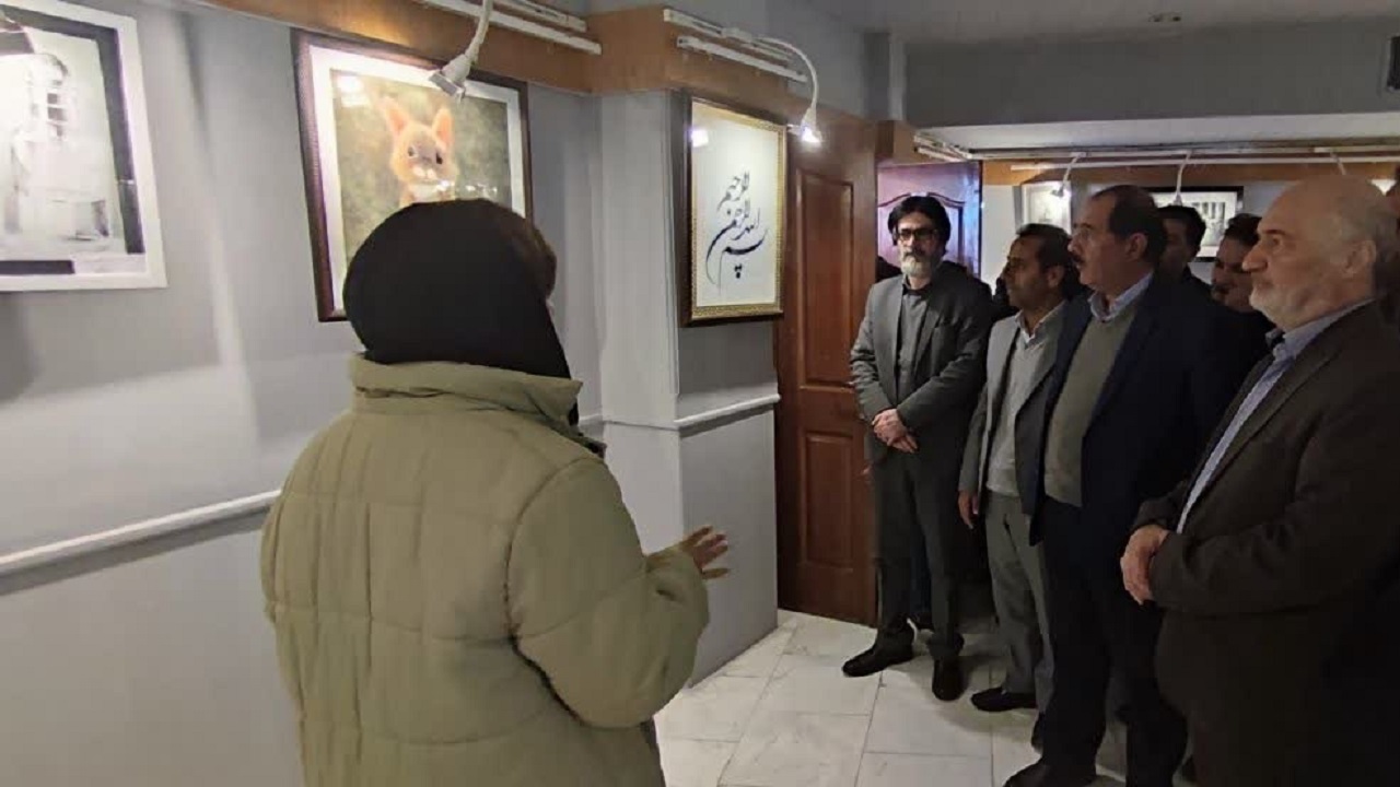 گشایش نمایشگاه‌های هنری در شهرکرد و بروجن
