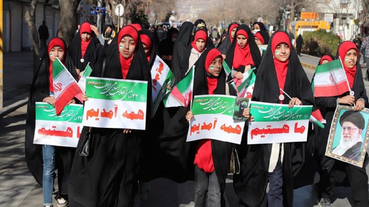 چطور در کنار خانه‌داری از وظایف سیاسی بازنمانیم؟