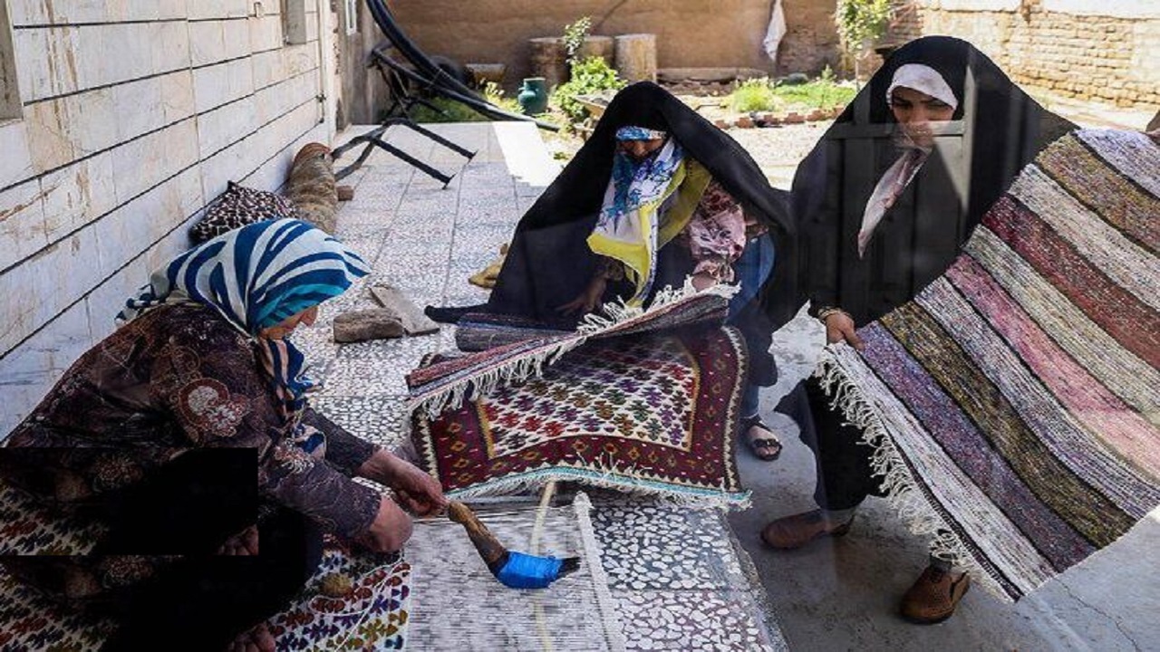 ۹ میلیارد ریال وام مشاغل خانگی به هنرمندان کمیجان پرداخت شد