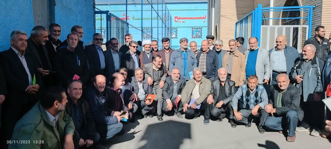 قابی از همرزمان جبهه جنگ در بروجرد