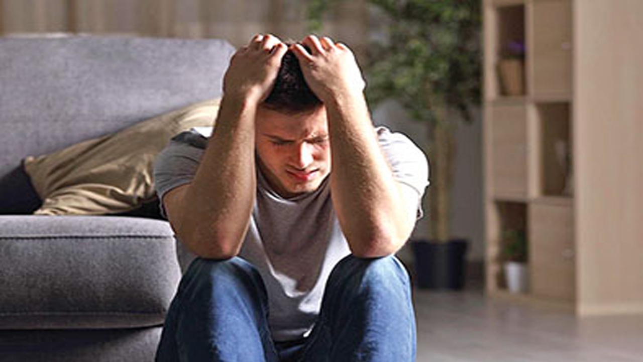 چرا از خلوت با خود فرار می‌کنیم؟
