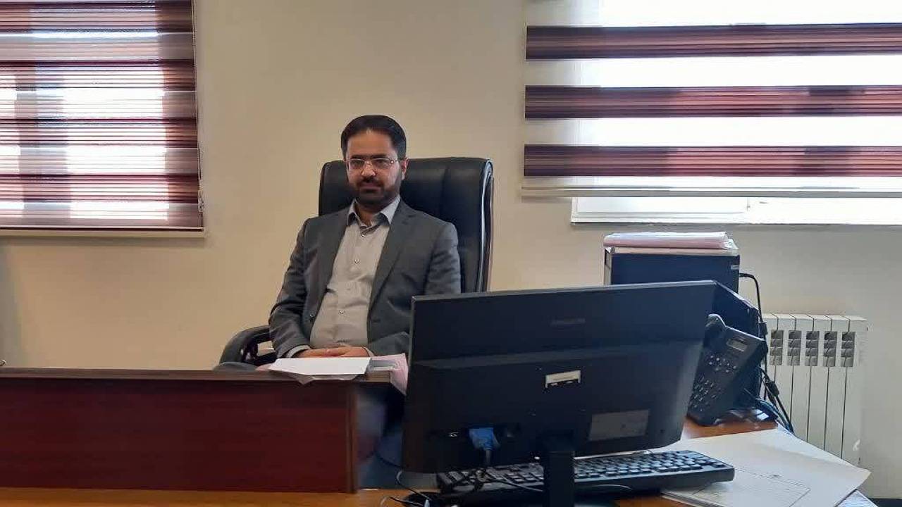 شرور مسلح با ۱۳ سلاح غیرمجاز در زرند دستگیر شد